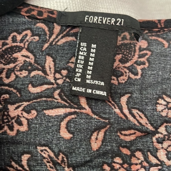 F21 BLACK AND RUST PATTERNED KIMONO SHAWL - Picture 4 of 6